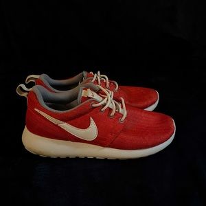 Red Nike 4.5